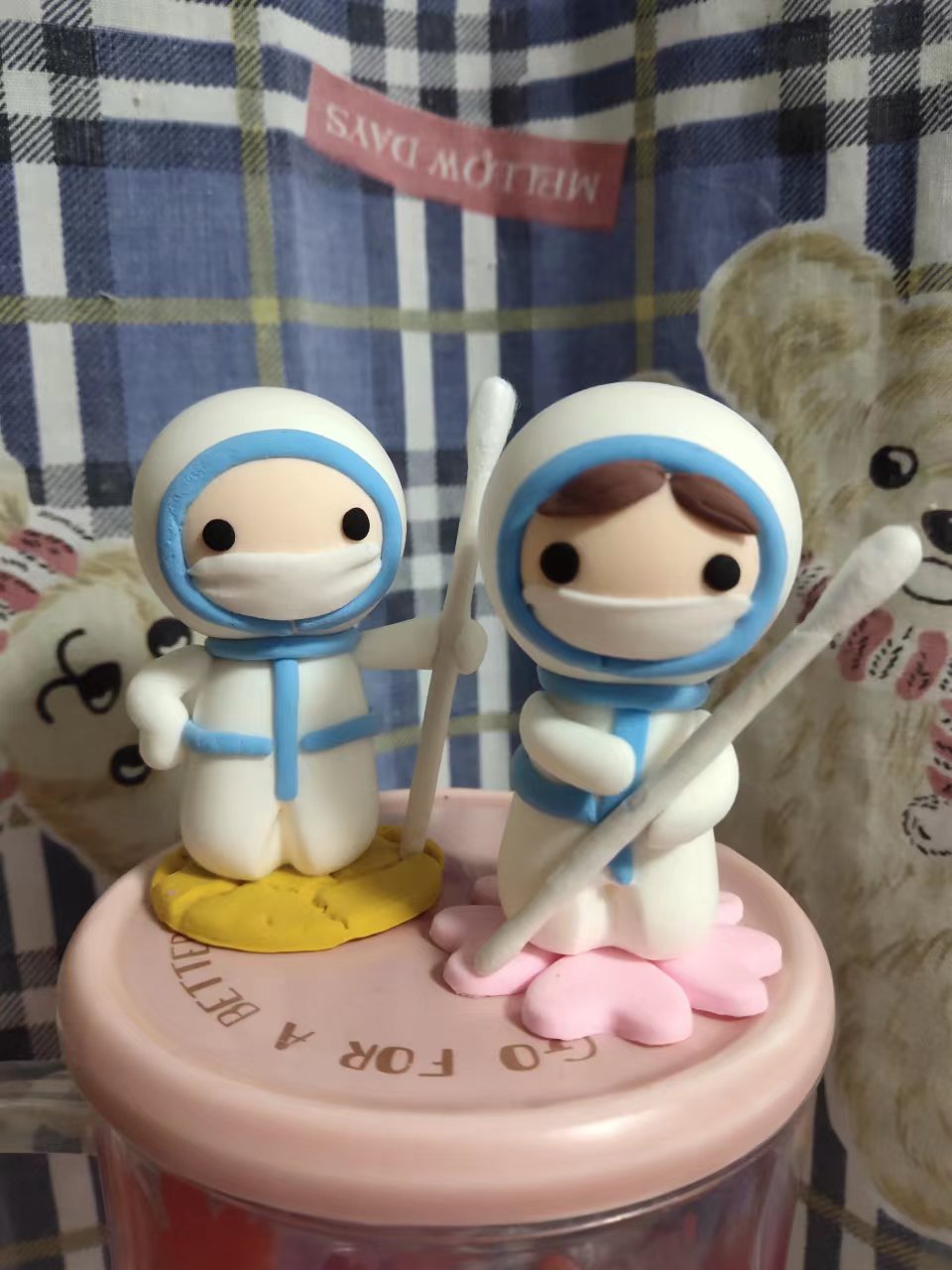 4号作品粘土作品抗疫卫士制作者午夜的猫咪